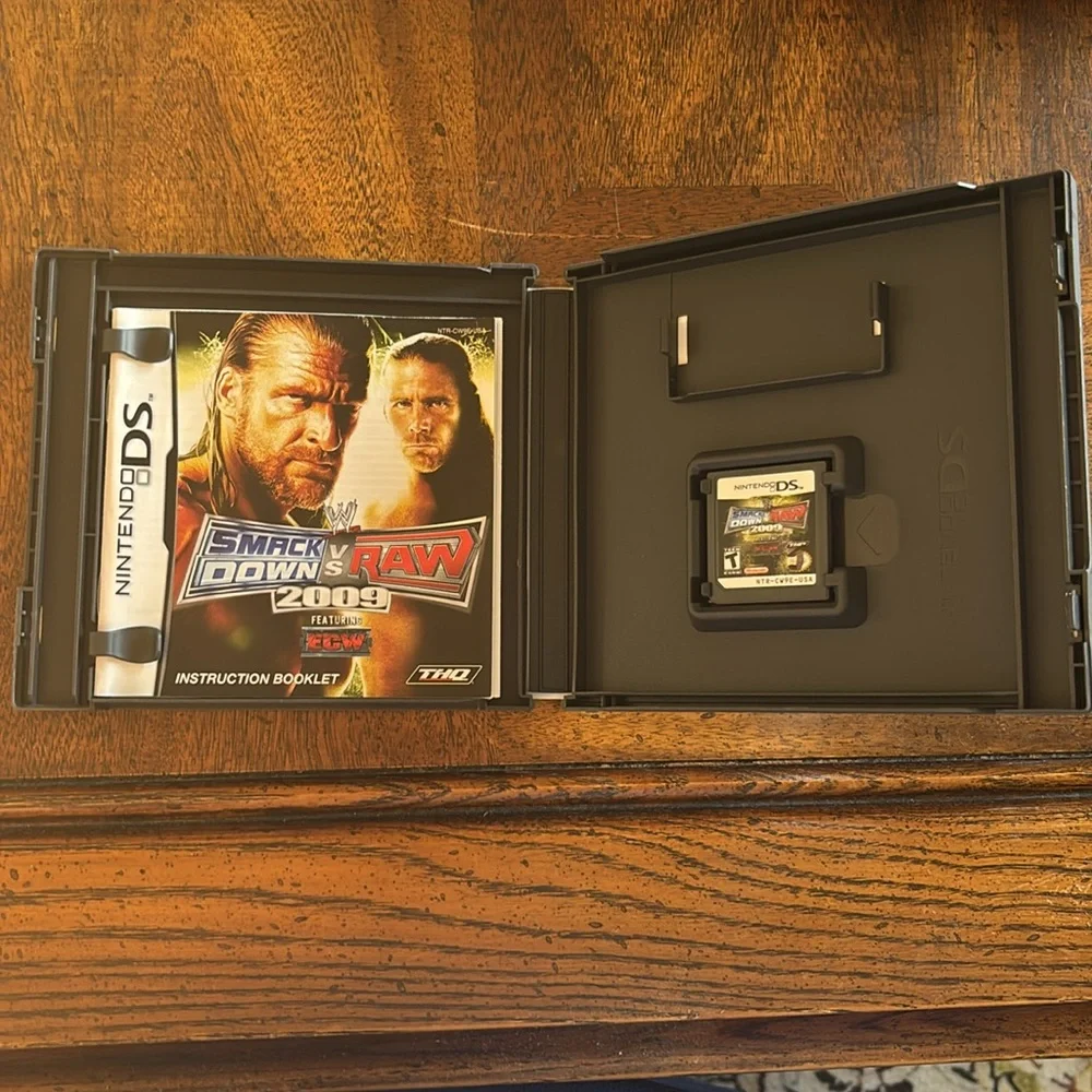 Smackdown vs. Raw 2009 Nintendo DS Game - Picture 2 of 3